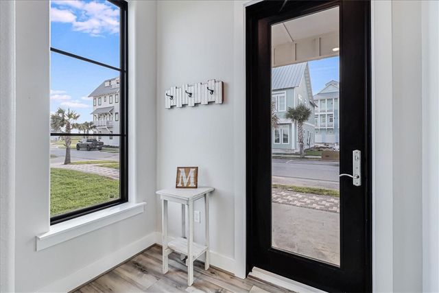 507 Sunrise Ave, Port Aransas, TX 78373
