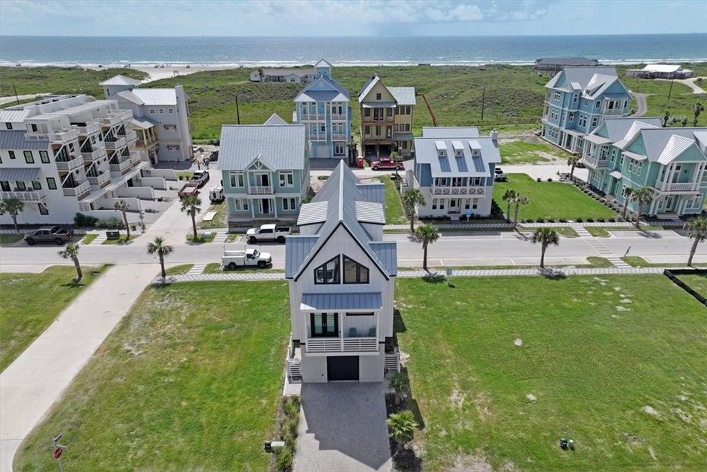 507 Sunrise Ave, Port Aransas, TX 78373