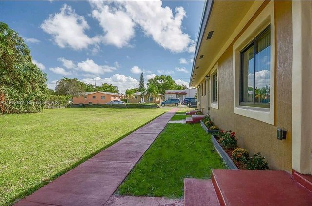 2015 Funston St XX, Hollywood, FL 33020