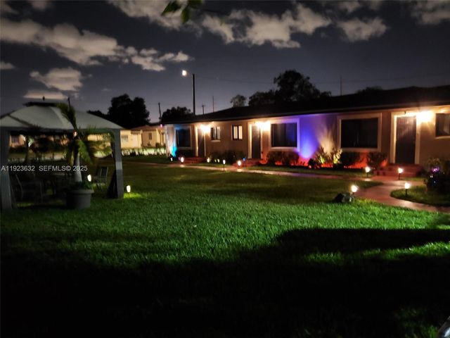 2015 Funston St XX, Hollywood, FL 33020