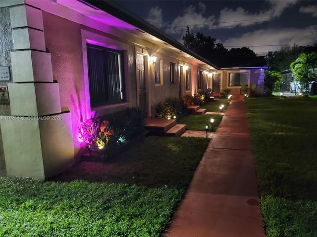 2015 Funston St XX, Hollywood, FL 33020