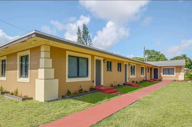 2015 Funston St XX, Hollywood, FL 33020