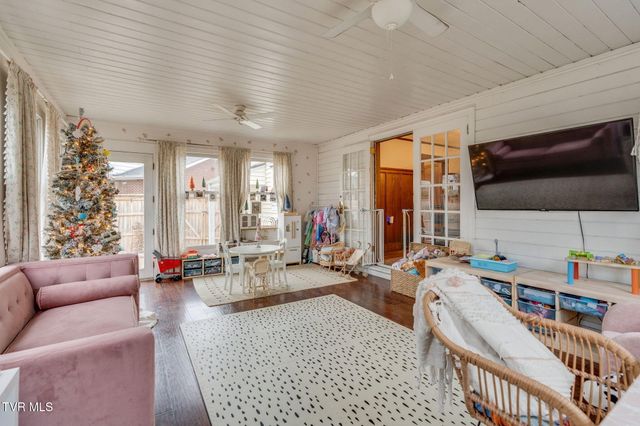 235 West F Street, Elizabethton, TN 37643