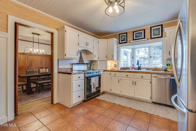 235 West F Street, Elizabethton, TN 37643