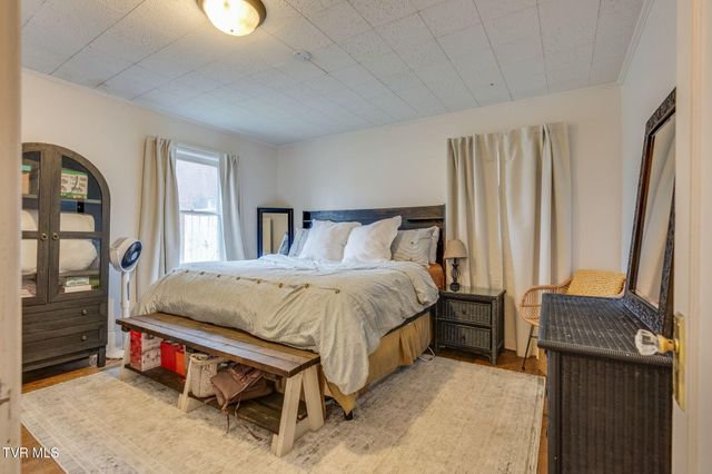 235 West F Street, Elizabethton, TN 37643