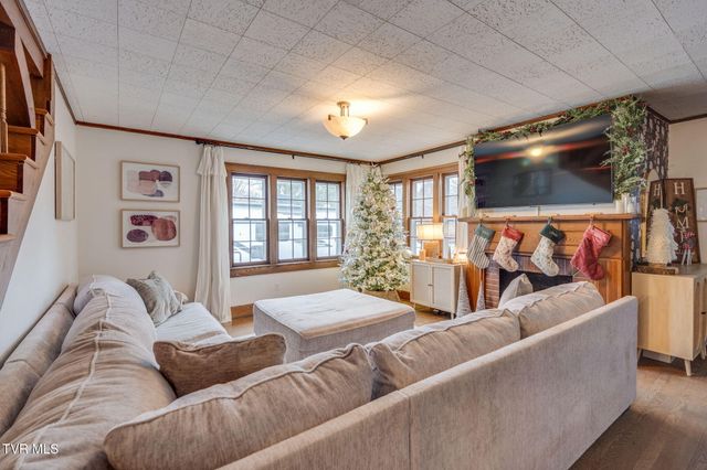 235 West F Street, Elizabethton, TN 37643