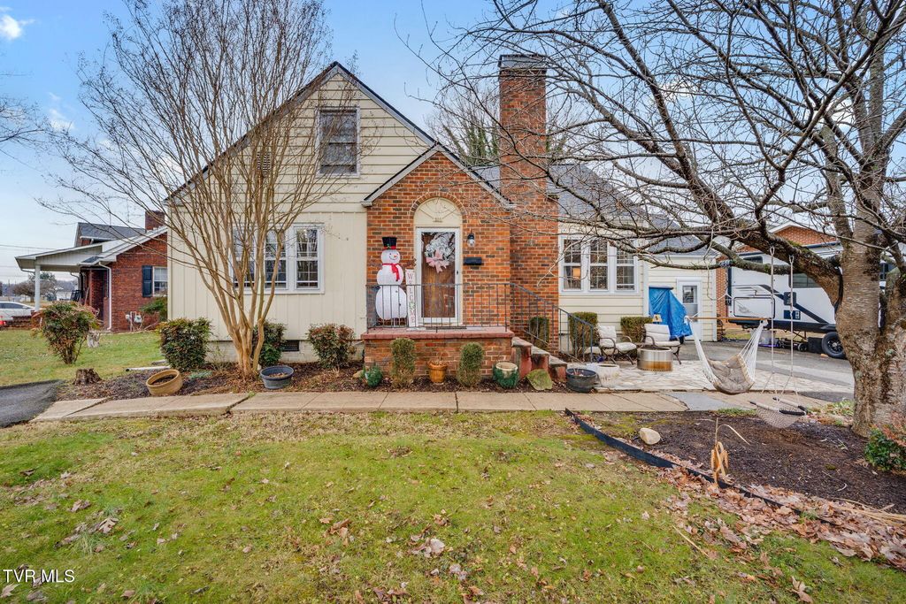 235 West F Street, Elizabethton, TN 37643