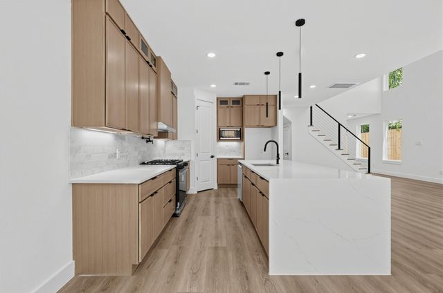 511 Avenue J, Dallas, TX 75203