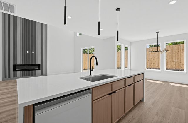 511 Avenue J, Dallas, TX 75203