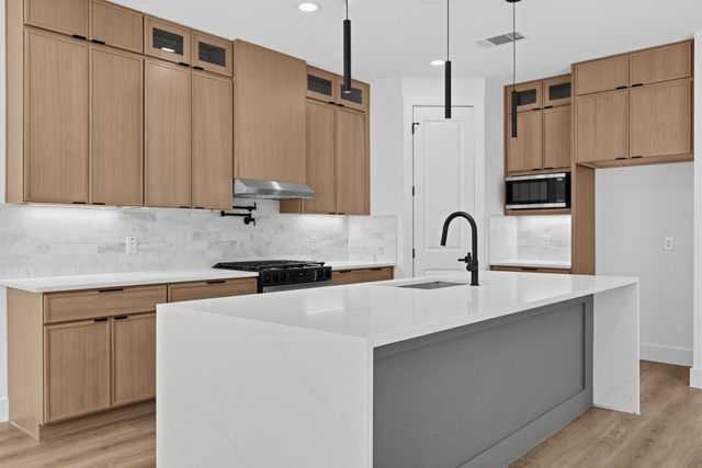 511 Avenue J, Dallas, TX 75203