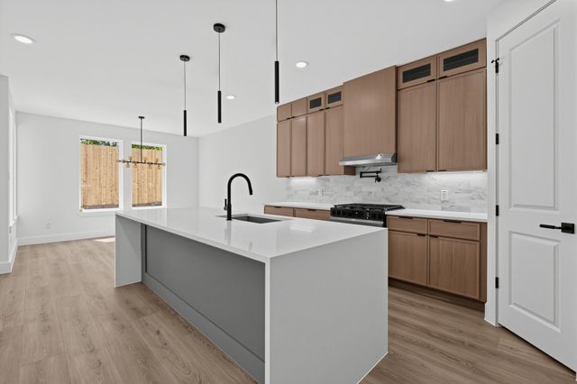 511 Avenue J, Dallas, TX 75203