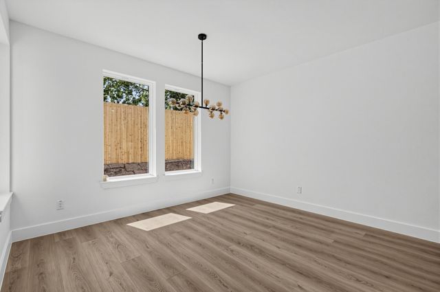 511 Avenue J, Dallas, TX 75203