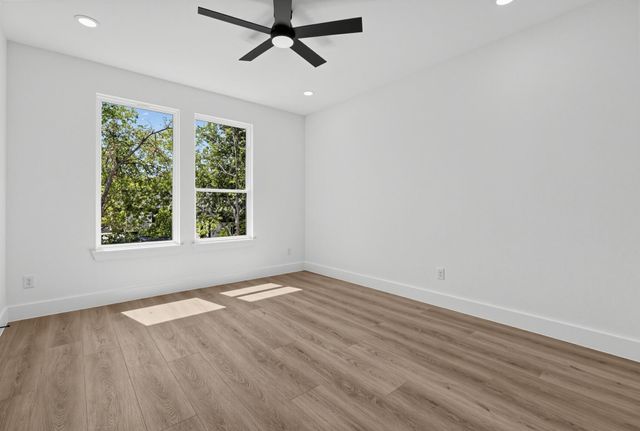 511 Avenue J, Dallas, TX 75203