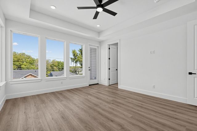 511 Avenue J, Dallas, TX 75203