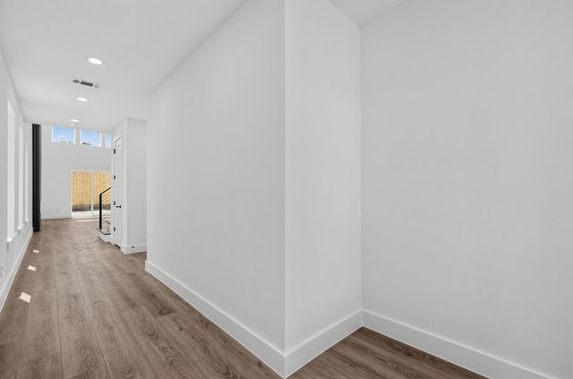 511 Avenue J, Dallas, TX 75203