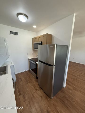 1518 E Hedrick Dr Apt M, Tucson, AZ 85719