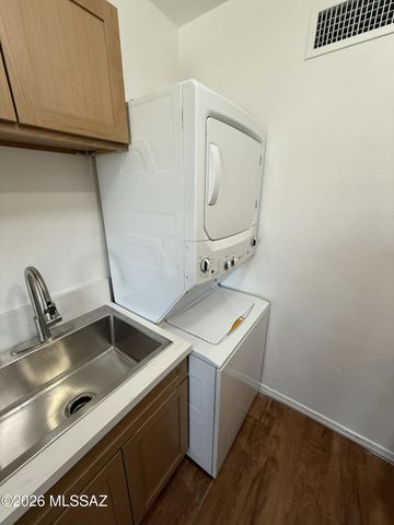 1518 E Hedrick Dr Apt M, Tucson, AZ 85719