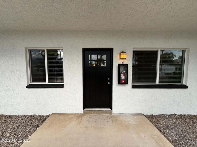 1518 E Hedrick Dr Apt M, Tucson, AZ 85719