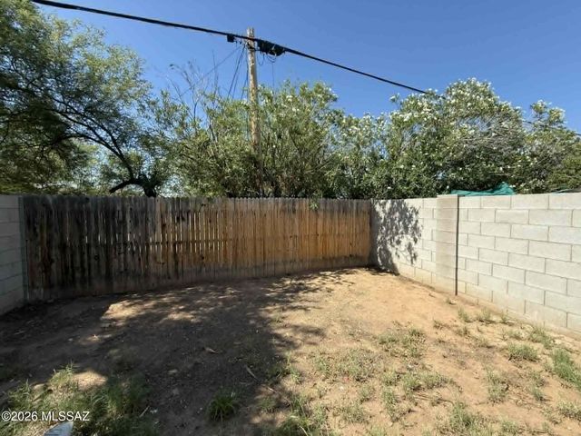 1518 E Hedrick Dr Apt M, Tucson, AZ 85719