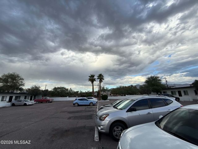 1518 E Hedrick Dr Apt M, Tucson, AZ 85719