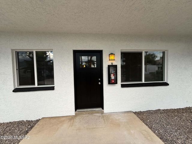 1518 E Hedrick Dr Apt M, Tucson, AZ 85719