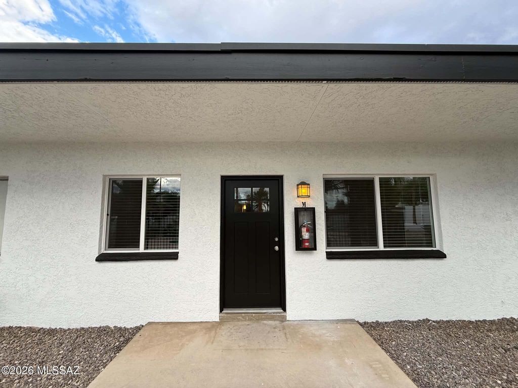 1518 E Hedrick Dr Apt M, Tucson, AZ 85719
