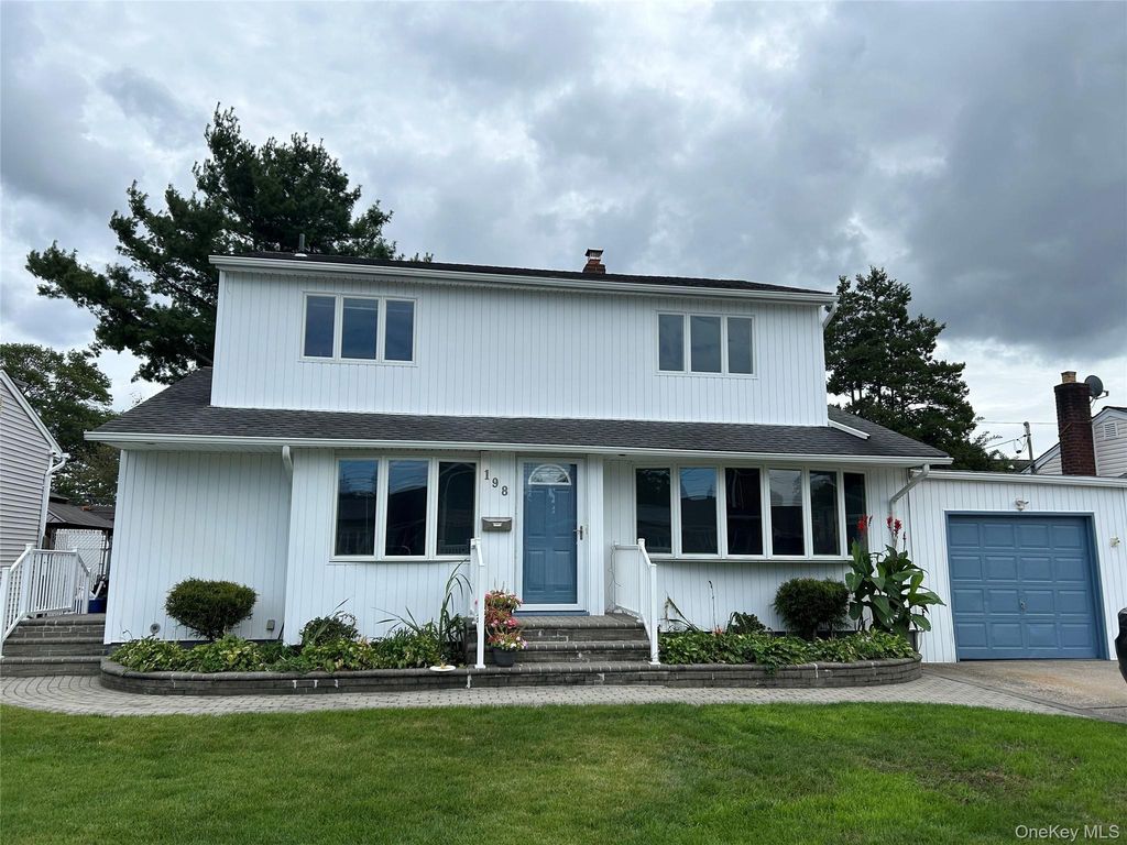 198 Dartmouth Drive, Hicksville, NY 11801 — exterior