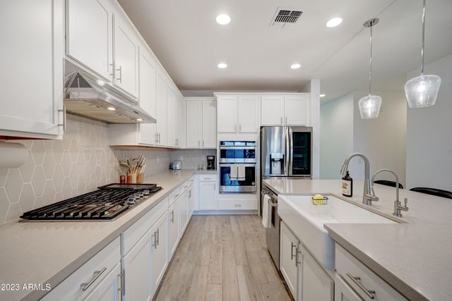 26523 N THORNHILL Court, Peoria, AZ 85383