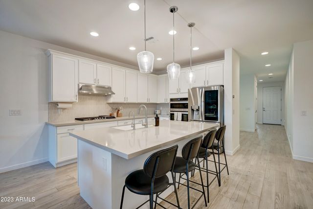 26523 N THORNHILL Court, Peoria, AZ 85383