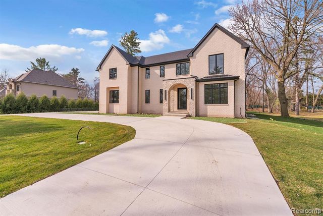 4546 Niagara Lane, Bloomfield Hills, MI 48301