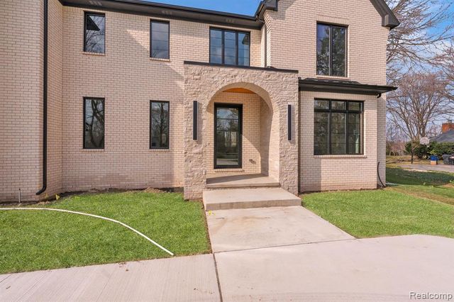 4546 Niagara Lane, Bloomfield Hills, MI 48301