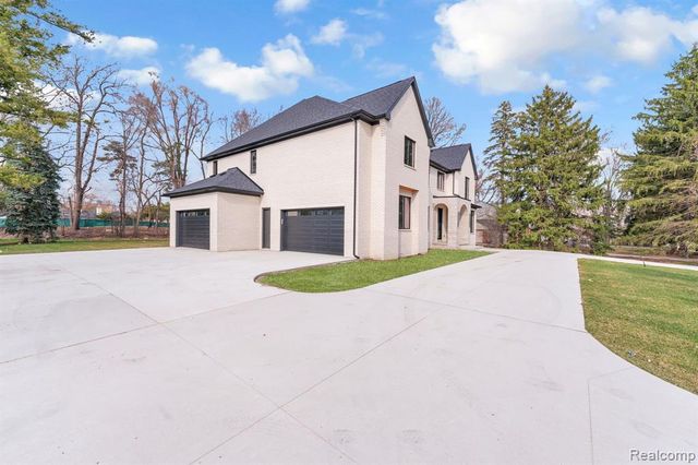 4546 Niagara Lane, Bloomfield Hills, MI 48301