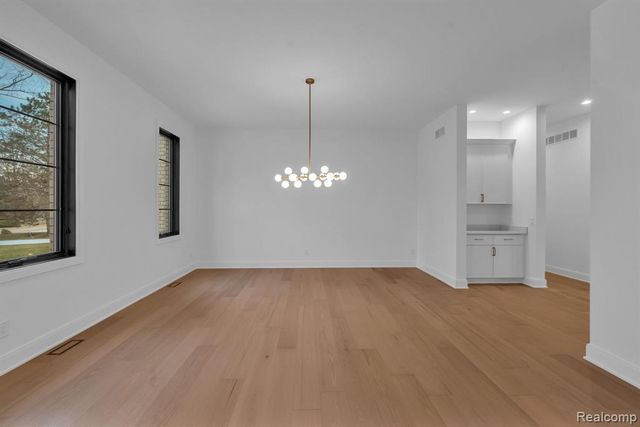 4546 Niagara Lane, Bloomfield Hills, MI 48301