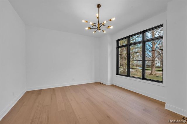 4546 Niagara Lane, Bloomfield Hills, MI 48301