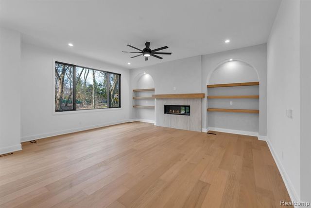 4546 Niagara Lane, Bloomfield Hills, MI 48301