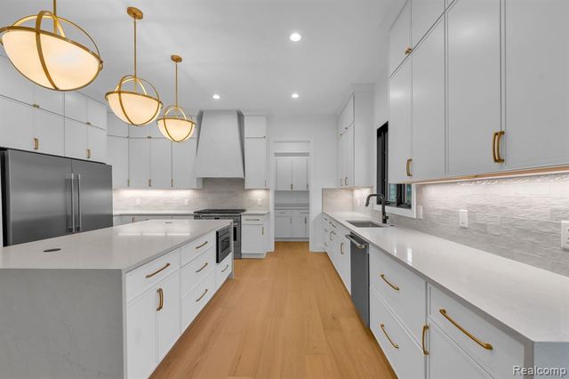 4546 Niagara Lane, Bloomfield Hills, MI 48301