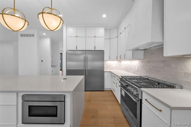 4546 Niagara Lane, Bloomfield Hills, MI 48301