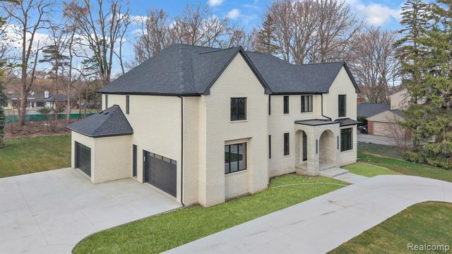 4546 Niagara Lane, Bloomfield Hills, MI 48301