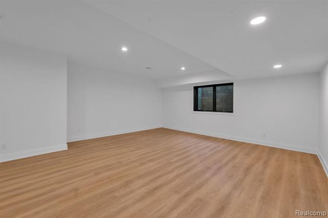 4546 Niagara Lane, Bloomfield Hills, MI 48301