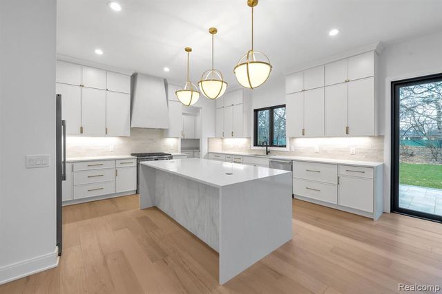 4546 Niagara Lane, Bloomfield Hills, MI 48301