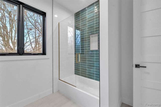 4546 Niagara Lane, Bloomfield Hills, MI 48301