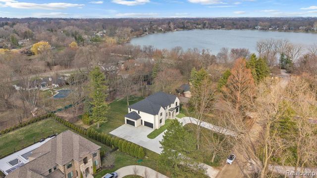 4546 Niagara Lane, Bloomfield Hills, MI 48301