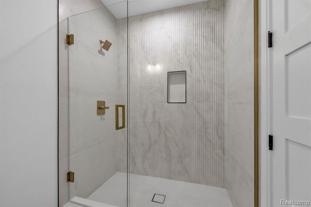 4546 Niagara Lane, Bloomfield Hills, MI 48301