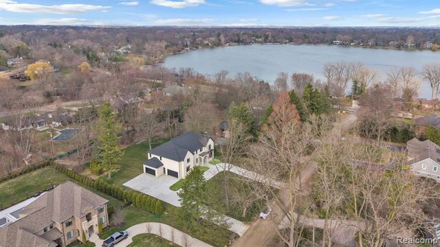 4546 Niagara Lane, Bloomfield Hills, MI 48301