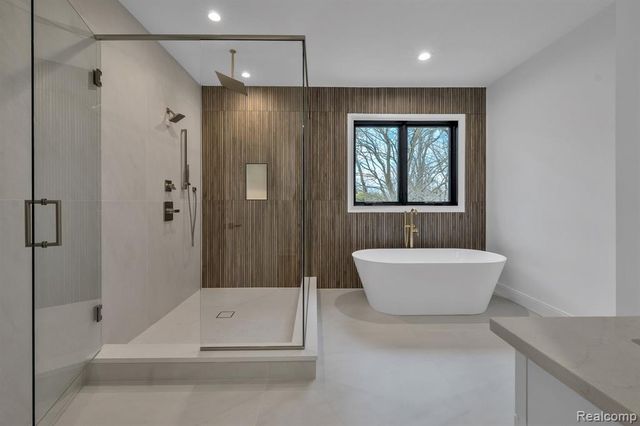 4546 Niagara Lane, Bloomfield Hills, MI 48301