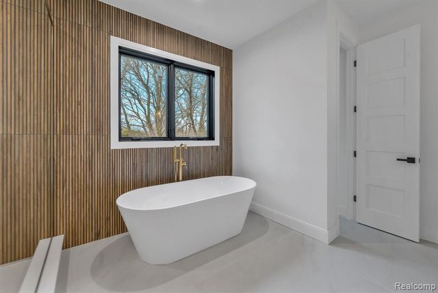 4546 Niagara Lane, Bloomfield Hills, MI 48301