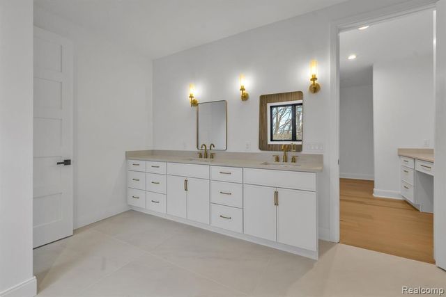 4546 Niagara Lane, Bloomfield Hills, MI 48301