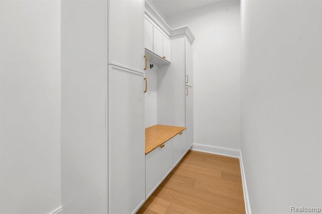 4546 Niagara Lane, Bloomfield Hills, MI 48301