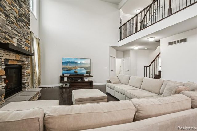 51110 Gulfstream Park Drive, Canton, MI 48188