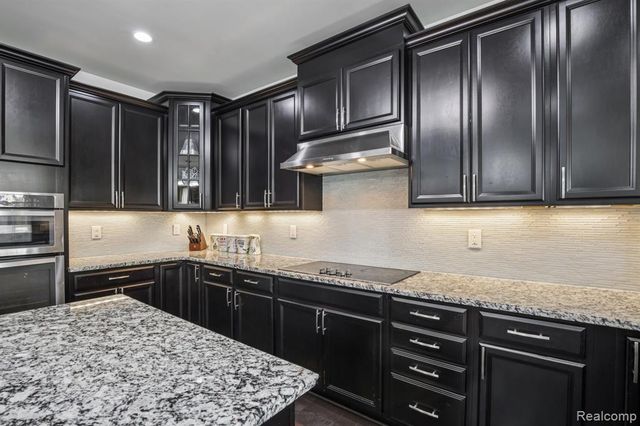 51110 Gulfstream Park Drive, Canton, MI 48188